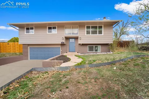 914 Maxwell Ln, Colorado Springs, CO 80909