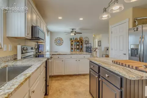 Kitchen - 6750 Chief Rd, Peyton, CO 80831 photo 3 of 4