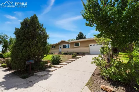 622 Paradise Ln, Colorado Springs, CO 80904