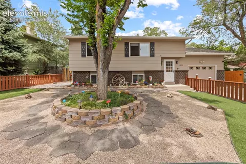 1825 Winnebago Rd, Colorado Springs, CO 80915