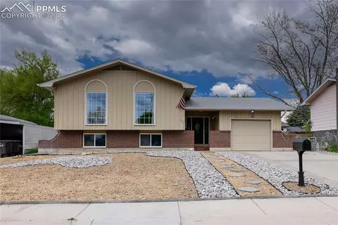 517 Fay Dr, Colorado Springs, CO 80911