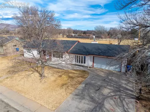 124 E Circle Dr, Canon City, CO 81212