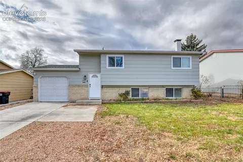 1530 Leigh Ln, Fountain, CO 80817