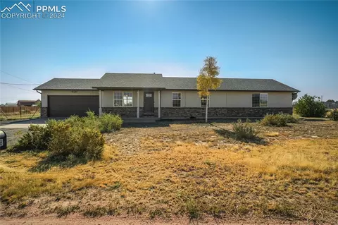 908 N Durango Dr, Pueblo, CO 81007
