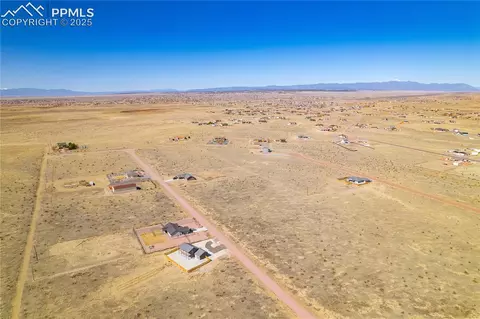 1935 E Frying Pan Dr, Pueblo West, CO 81007