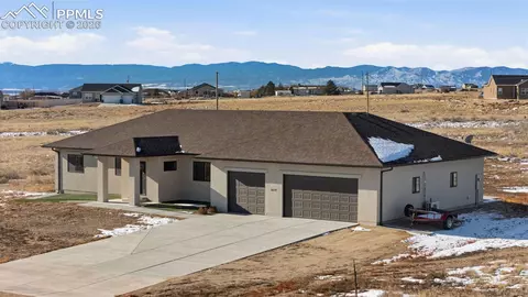 1619 N Calle Rosa Dr, Pueblo, CO 81007