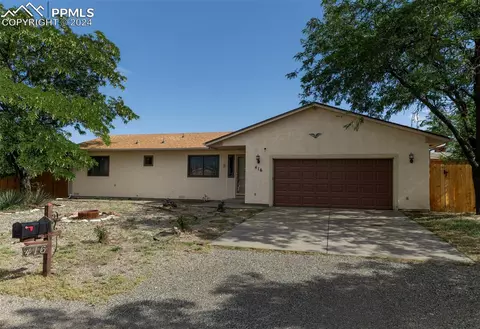416 E Camrose Ln, Pueblo, CO 81007