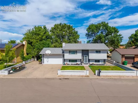 1256 20 12 Ln, Pueblo, CO 81006