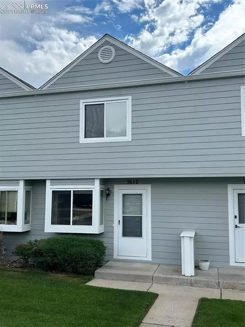 7612 Clover Hill Dr, Colorado Springs, CO 80920
