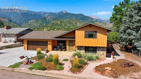 306 Sutherland Pl, Manitou Springs, CO 80829