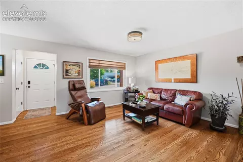 306 Sutherland Pl, Manitou Springs, CO 80829