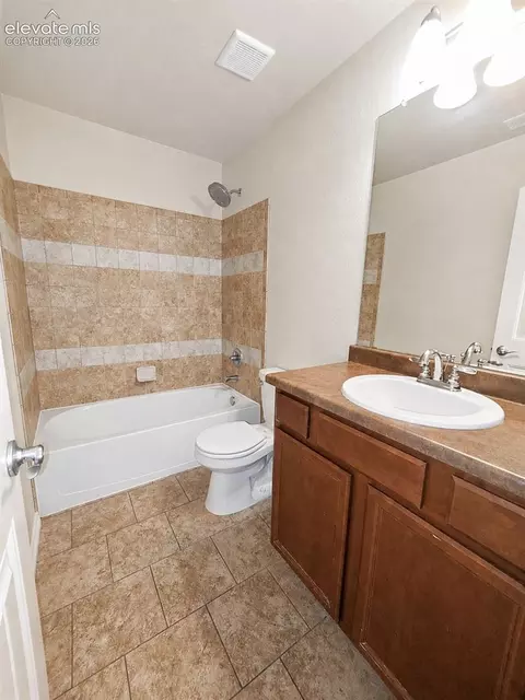 Bath - 12029 Eagle Crest Ct, Peyton, CO 80831 photo 4 of 5