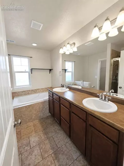 Bath - 12029 Eagle Crest Ct, Peyton, CO 80831 photo 1 of 5