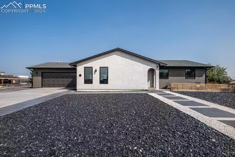 832 N Monarch Dr, Pueblo West, CO 81007