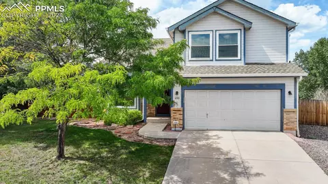 690 Freemont Cir, Colorado Springs, CO 80919