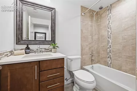 Bath - 1765 Summerglow Ln, Monument, CO 80132 photo 4 of 4