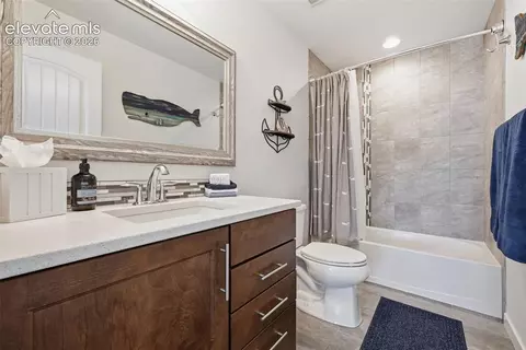 Bath - 1765 Summerglow Ln, Monument, CO 80132 photo 3 of 4