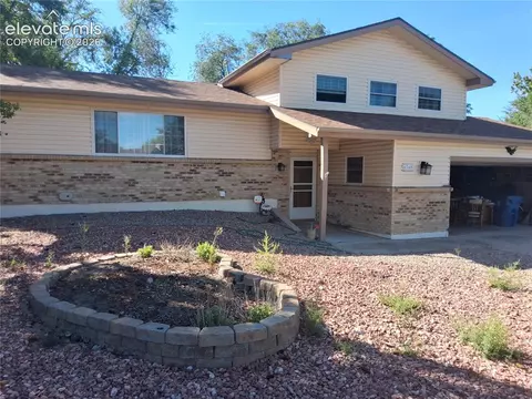 6340 Pawnee Cir, Colorado Springs, CO 80915