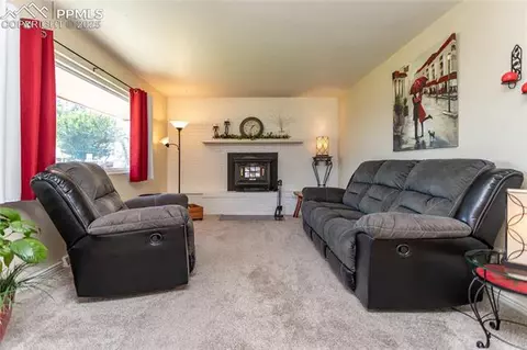 2215 Harvey Pl, Pueblo, CO 81006