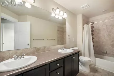 7735 Braxton Dr, Fountain, CO 80817