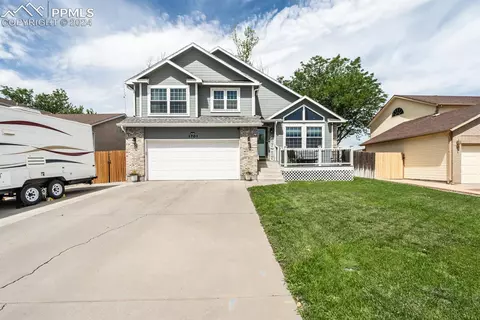 1701 Kingsroyal Blvd, Pueblo, CO 81005