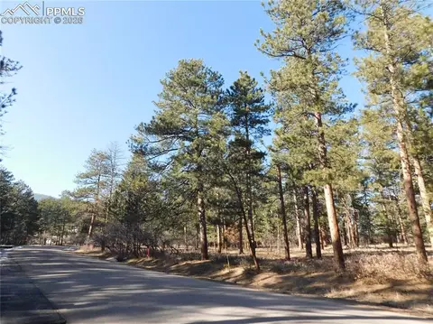 5845 S Pike Dr, Larkspur, CO 80118