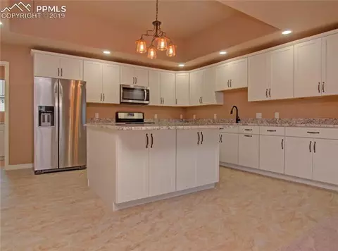 6715 Gelbvieh Rd, Peyton, CO 80831 photo 2