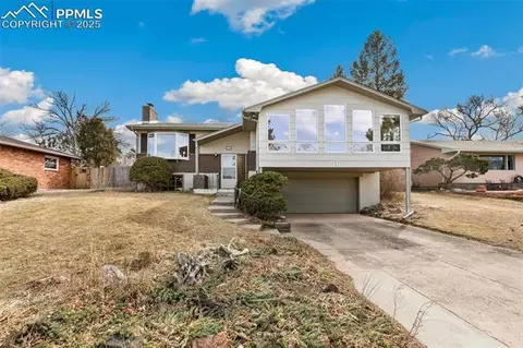 727 Crown Ridge Dr, Colorado Springs, CO 80904