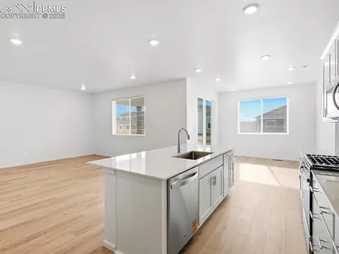 10114 Kingsbury Dr, Peyton, CO 80831 photo 10