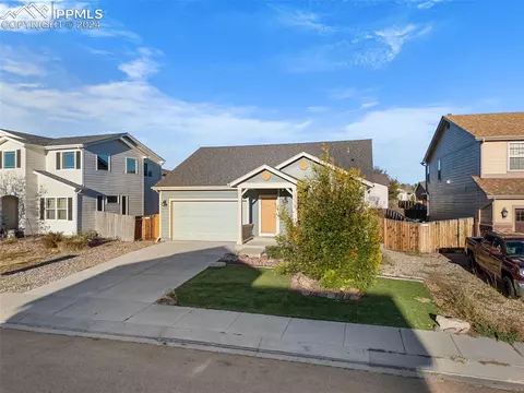 11140 Falling Star Rd, Fountain, CO 80817