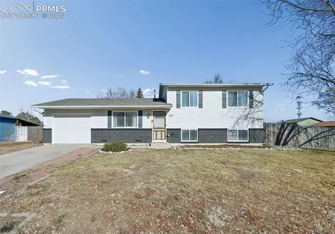 353 Cumming Ave, Fountain, CO 80817
