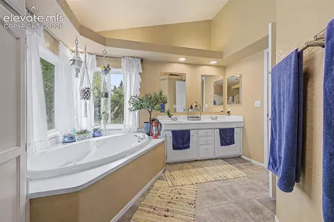 Bath - 972 Wampum Ln, Como, CO 80432 photo 3 of 4