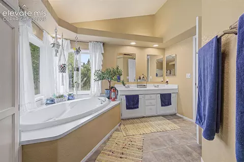 Bath - 972 Wampum Ln, Como, CO 80432 photo 3 of 4