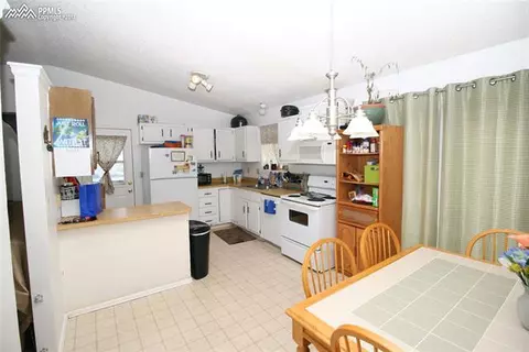 3640 Broken Arrow Dr, Peyton, CO 80831 photo 4