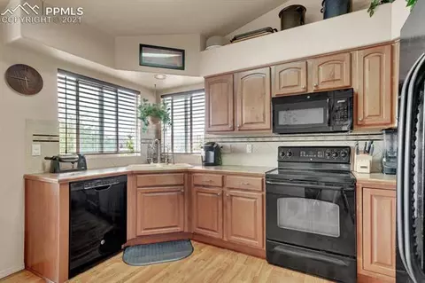 10318 Mount Evans Dr, Peyton, CO 80831 photo 8