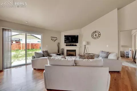 10318 Mount Evans Dr, Peyton, CO 80831 photo 5