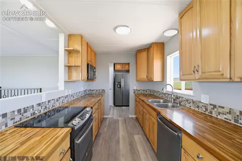 Kitchen - 19027 Murphy Rd, Peyton, CO 80831 photo 1 of 3