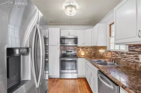 9020 Pine Ave, Beulah, CO 81023 photo 12