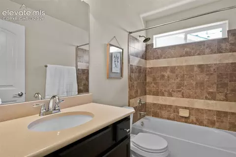 Bath - 809 Tailings Dr, Monument, CO 80132 photo 3 of 4