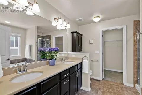 Bath - 809 Tailings Dr, Monument, CO 80132 photo 1 of 4