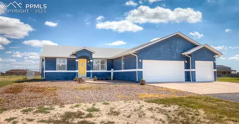 575 E Fredonia Dr, Pueblo West, CO 81007