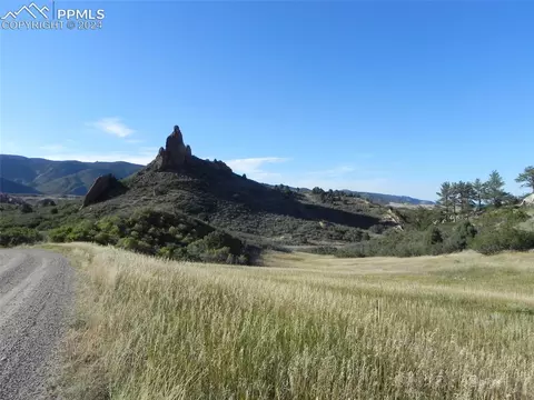 5801 Country Club Dr, Larkspur, CO 80118