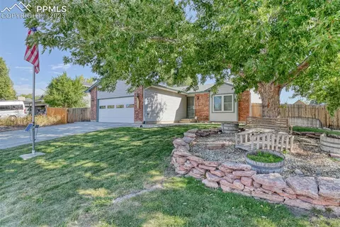 1620 Leoti Dr, Colorado Springs, CO 80915