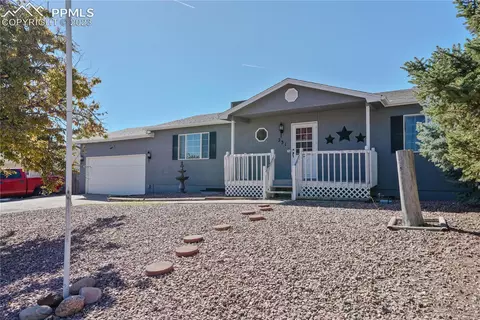 231 S Caddoa Dr, Pueblo, CO 81007