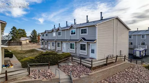 5328 Solar Ridge Dr, Colorado Springs, CO 80917