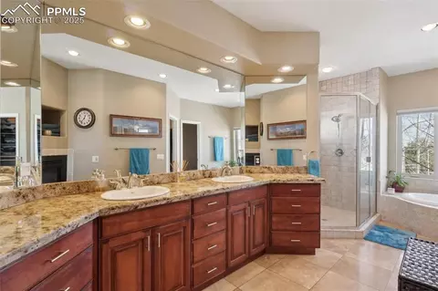 Bath - 19048 Harrogate Ct, Monument, CO 80132 photo 2 of 6