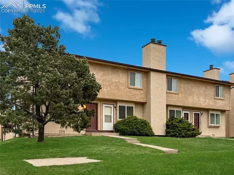 3033 Starlight Cir, Colorado Springs, CO 80916
