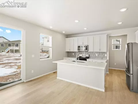 10648 Waterloo Dr, Peyton, CO 80831 photo 3