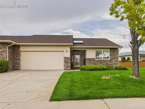 1925 Kingsroyal Blvd #M, Pueblo, CO 81005