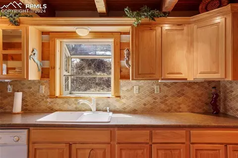 Kitchen - 5650 Timpa Pl, Chipita Park, CO 80809 photo 2 of 2